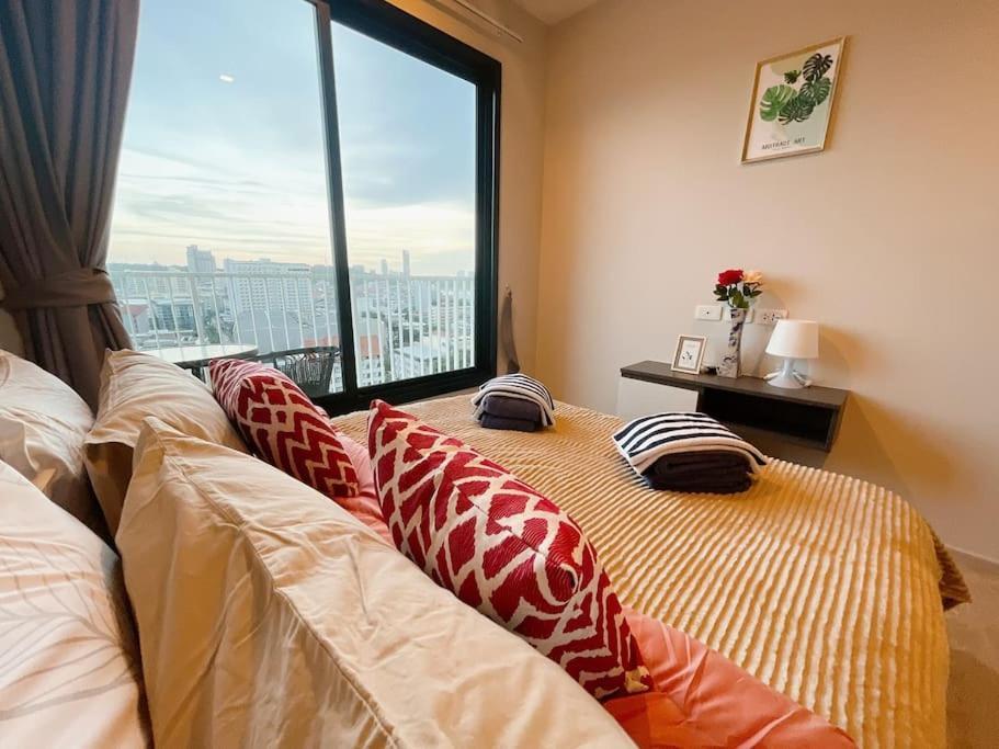 Base Central Pattaya Long Balcony King-Bed With Infinity Pool & Free Netflix! Exterior foto