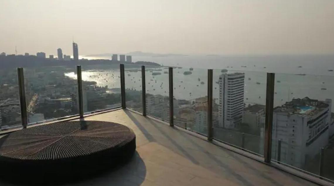 Base Central Pattaya Long Balcony King-Bed With Infinity Pool & Free Netflix! Exterior foto