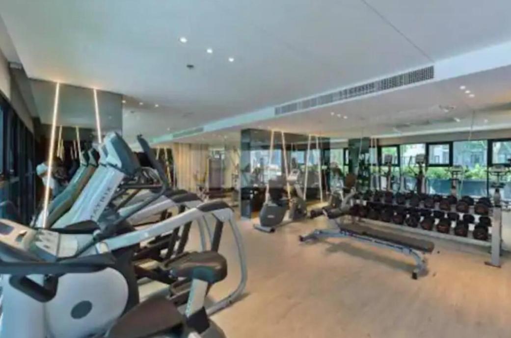 Base Central Pattaya Long Balcony King-Bed With Infinity Pool & Free Netflix! Exterior foto
